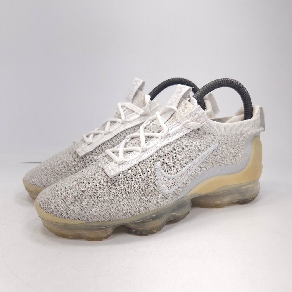 Nike Air Vapormax Flyknit Athletic Lace Up Shoe Womens Size 6 DC4112-100 White
